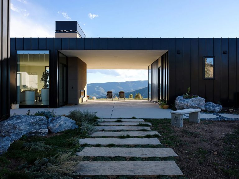 Ridgeline Residence by Watt Arch_02