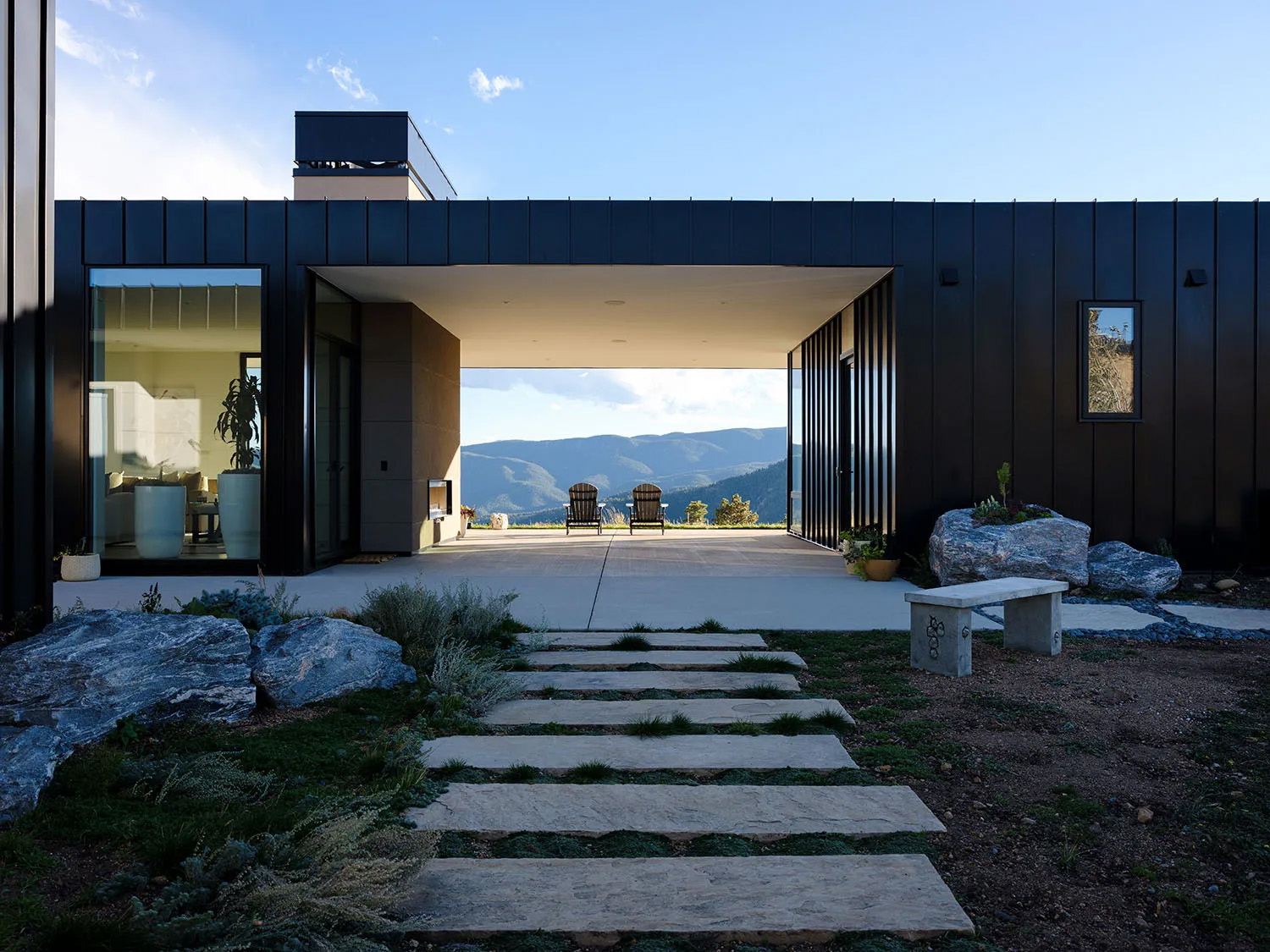 Ridgeline Residence by Watt Arch_02